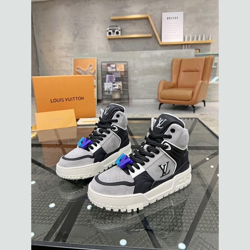 l**is V*t*n sneakers